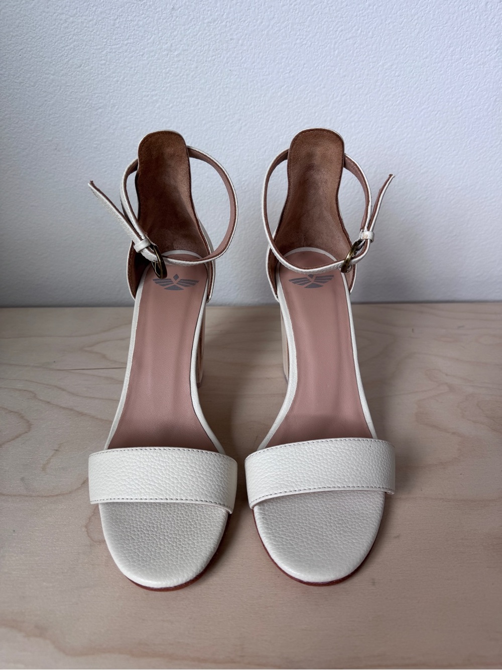 Pebbled Ivory Frances heel | Fortress